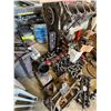 Image 8 : Vintage 1962 Ford V8 390 Motor In Parts for rebuild