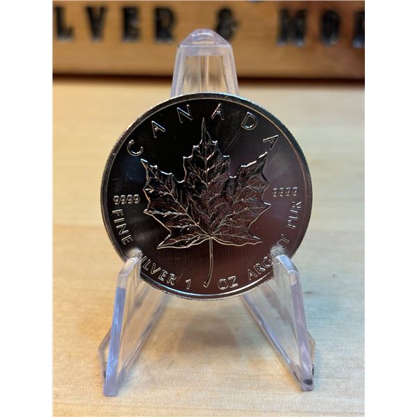 Lot 1-1) 1 oz Canadian Maple 2013 Silver