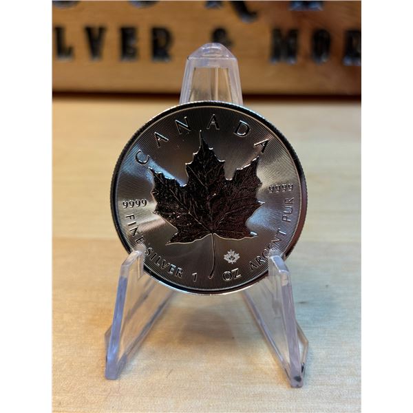 Lot 8-1) 1 oz Canadian Maple 2021 Silver