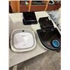 Image 1 : I robots and other vacuums, no power cords or charging stations