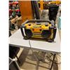 Image 1 : DeWalt radio, tested and working
