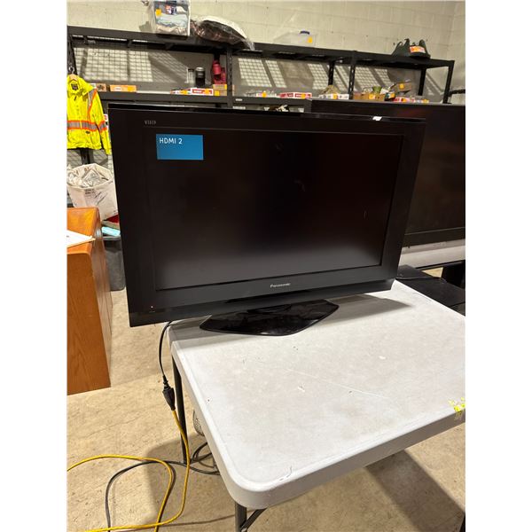 Panasonic 32 inch LCD TV