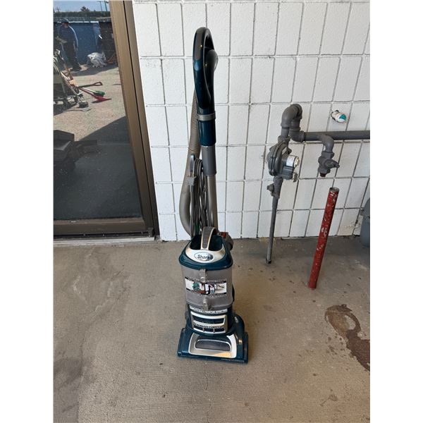 Shark vacuum