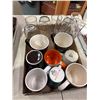 Image 1 : Mugs and glasses