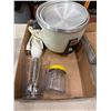 Image 1 : Rice cooker and hand mixer
