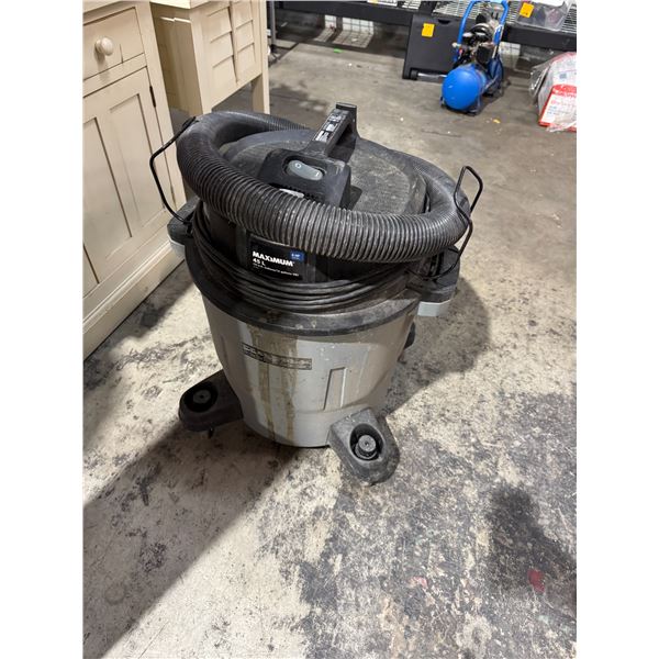 Maximum 45 L shop vac