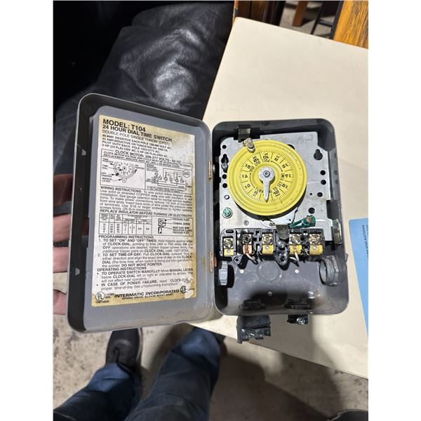 24 hour dial timer switch