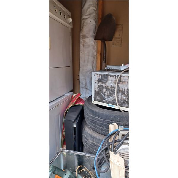 Contents of locker 205 (4x10) Located