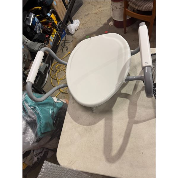 Toilet seat support