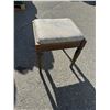 Image 1 : sewing stool