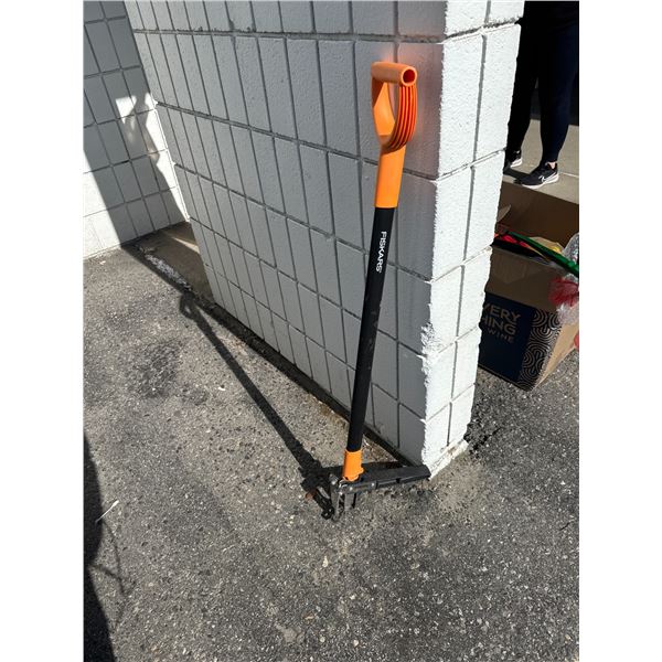 Fiskars weeder