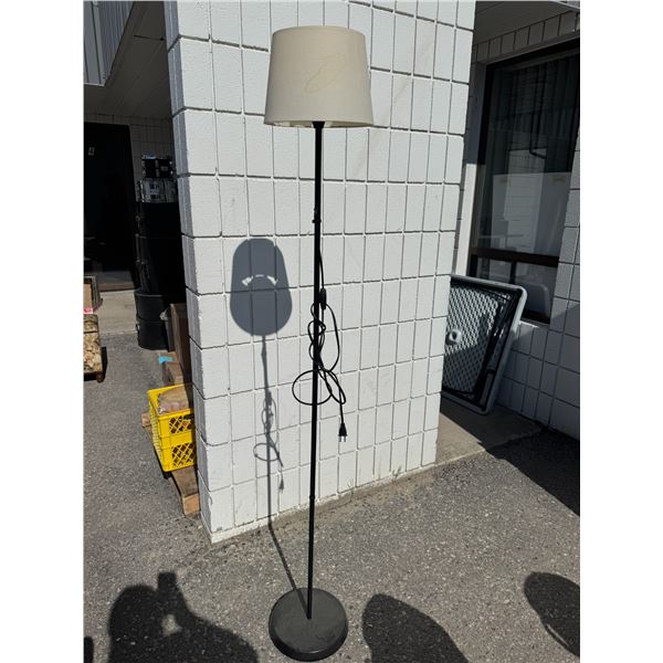 Floor lamp