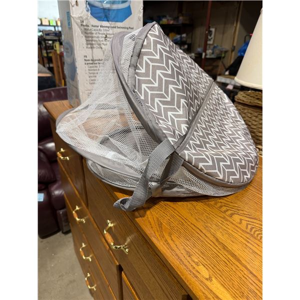 Foldable laundry basket