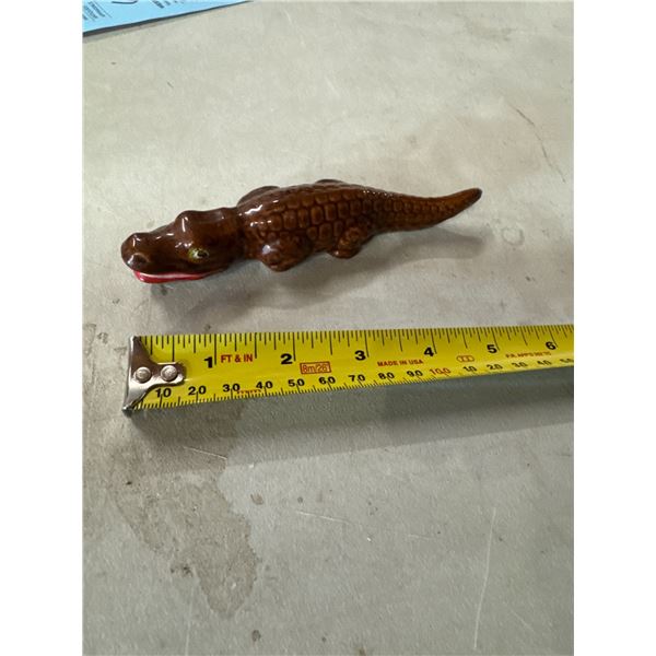 Pottery alligator Japan