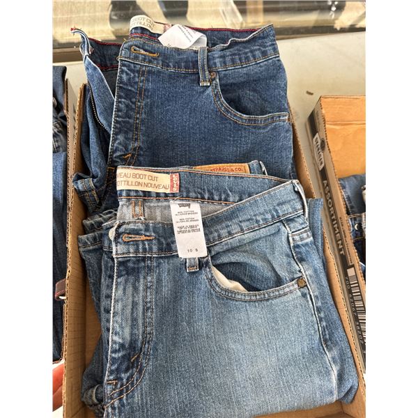 Levi's boot cut 10 M and 10 S
