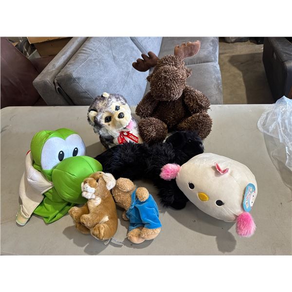 Squish, mellow and other stuffed animals