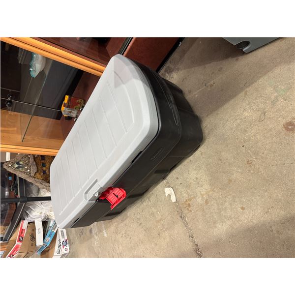 Rubbermaid tote