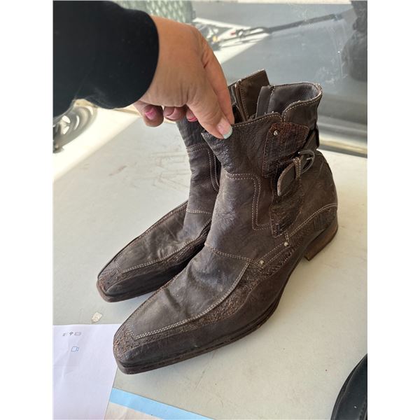 Size 9 made in Italy leather boots