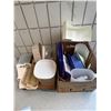 Image 1 : Tupperware and other kitchen items