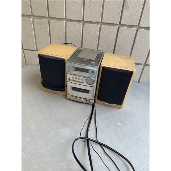 Sanyo shelf stereo