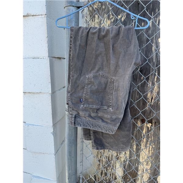 The Northface size 40 pants