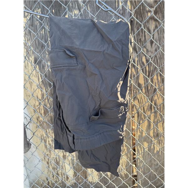 BC Clothing XXL by 32