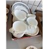 Image 1 : Corelle dishes