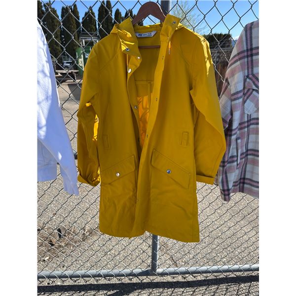 Halie, handsome medium raincoat