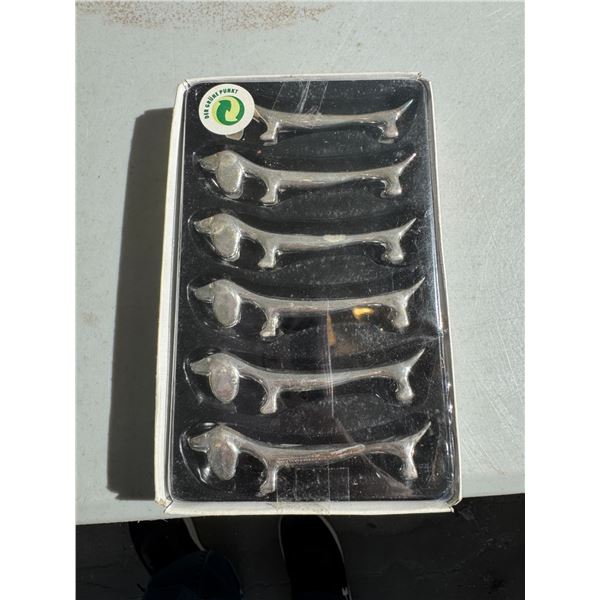 Knife rests