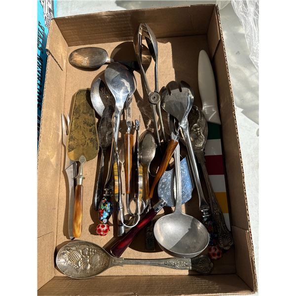 Assorted utensils