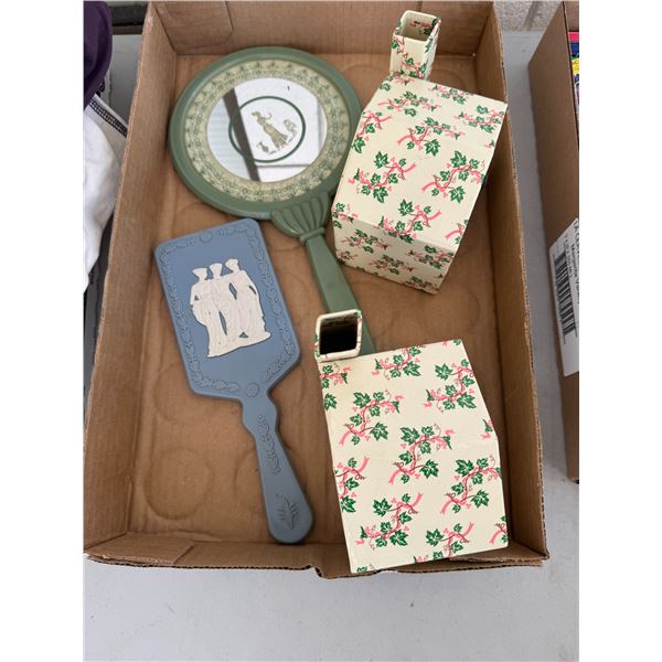 Mirrors and jewelry boxes