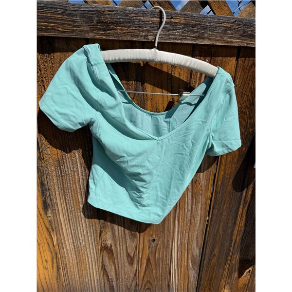 Lulu top size not shown