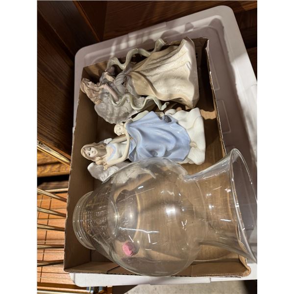 Figurines and vase
