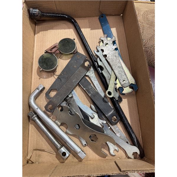 Tools and vintage protective glasses