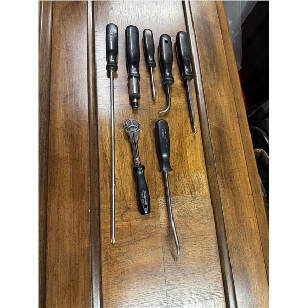 2 marked Snap- on 2 unmarked