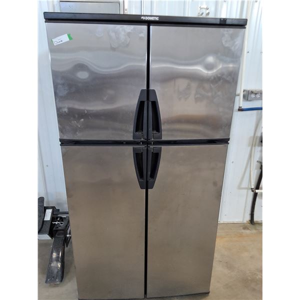 Dometic RV French Door Fridge/Freezer 34" x 25" x 64"