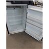 Image 2 : Norcold RV Fridge/Freezer - 24.5" x 24" x 53.5"