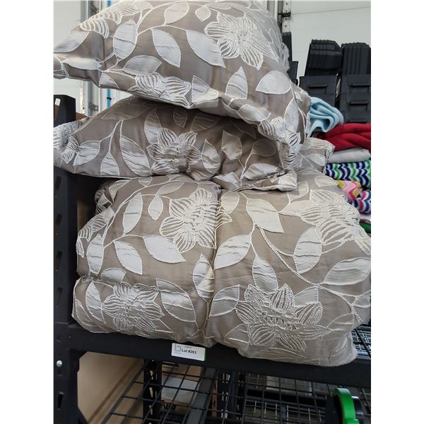 Duvet & Pillows Set, Bed Spread