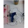 Image 3 : Shampoo, Tablet Case, Glue Gun and Hair Curler - As Is