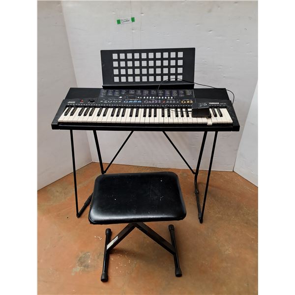*Yamaha Electric Piano and Stool - Powers On, Cannot Ship