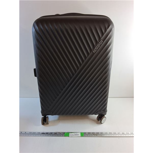 American Tourister Luggage Case - 15 x 25 x 10"