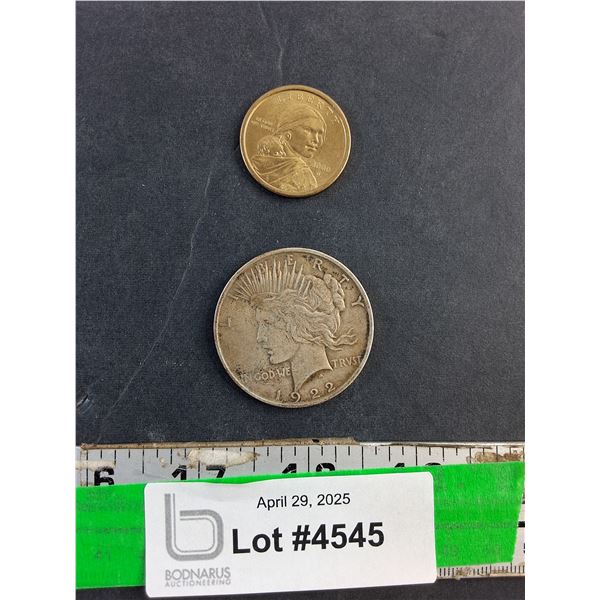 Antique 1922 US 1 Dollar Coin and 2000 US 1 Dollar Coin