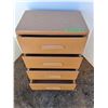 Image 2 : ** Vintage Wooden 4-Drawer Dresser - Cannot Ship!