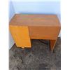 Image 3 : ** Vintage 4-Drawer Office Desk - Cannot Ship!