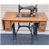 Image 2 : Singer Sewing Machine /"  Memphis Sphinx". [109721]