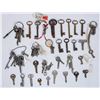Image 1 : Antique Key Grab Bag (~60ct) [195949]