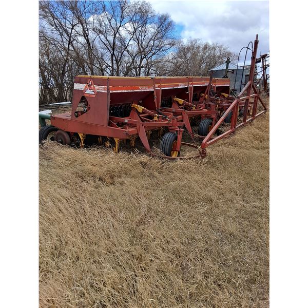 28' Versatile 2200 Hoe Drill Seeder