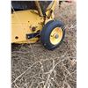 Image 6 : New Holland 688 Round Baler