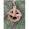Image 3 : Antique Chain Fall with (2) Runner Pulleys
