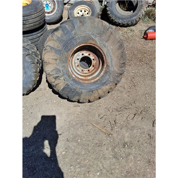 Goodyear 13.50-16.1 Rim and tire